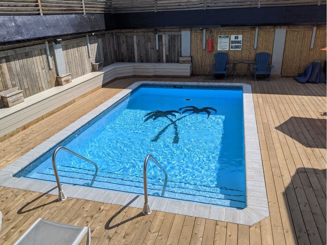 Oasis Aqualounge in Toronto, Ontario